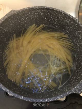 减脂热干面的做法步骤：2
