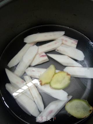 山药老鸭汤的做法步骤：2