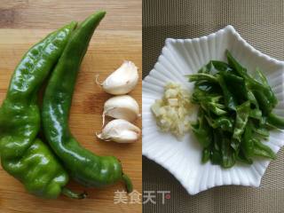 梅干菜炒辣椒的做法步骤：2