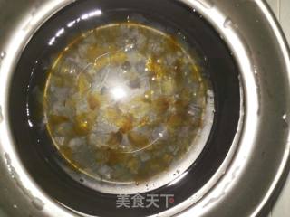 桃胶炖牛奶的做法步骤：3