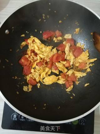 西红柿鸡蛋面的做法步骤：7