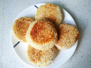 香酥芝麻烧饼的做法步骤：26