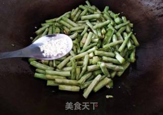 青椒煸白豇豆的做法步骤：12