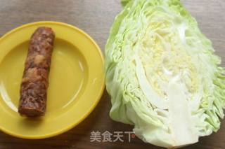 辣肠炒包菜的做法步骤：1