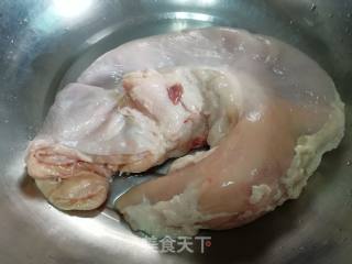 酸菜炒猪肚的做法步骤：1