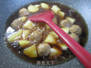 牛肉丸烧土豆的做法步骤：7