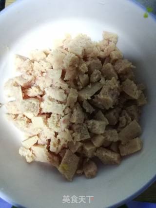 火腿肠炒豌豆的做法步骤：2