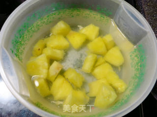 菠萝甜酸豆腐的做法步骤：1