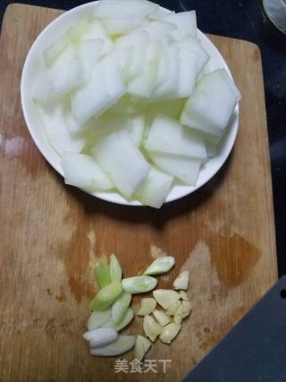 冬瓜虾米的做法步骤：2