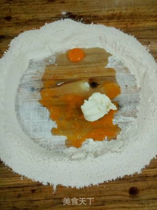 岭南酥蛋挞皮（又名:拿破仑酥,葡式蛋挞皮）的做法步骤：1