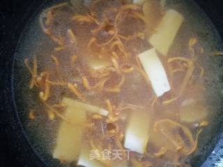 虫草花猪肝豆腐汤的做法步骤：4