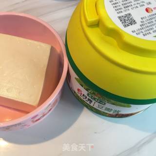 豆瓣酱焖豆腐的做法步骤：1