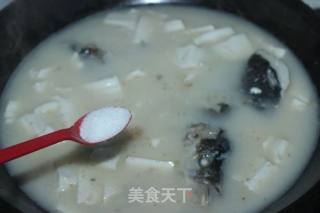 鱼头汤的做法步骤：7