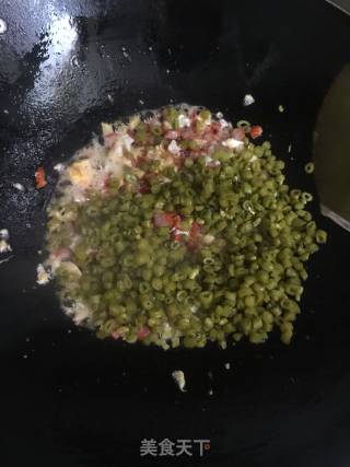 叉烧酸豆角炒饭的做法步骤：6