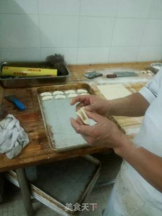 岭南三角酥的做法步骤：2