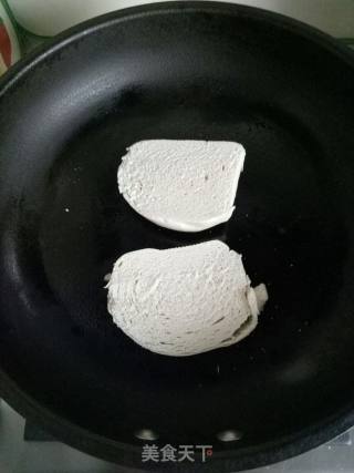 油煎馒头片的做法步骤：1