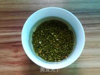 银耳绿豆汤的做法步骤：2