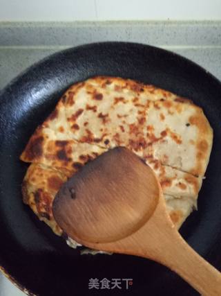烫面千层葱香肉饼的做法步骤：11