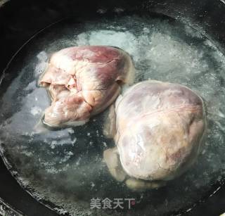 卤猪心的做法步骤：2