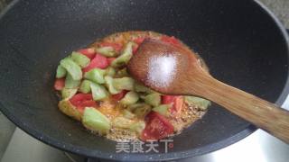 番茄炒丝瓜的做法步骤：8