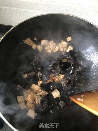 圆葱木耳肉的做法步骤：7