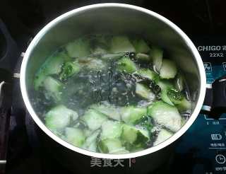 紫菜虾皮白贝丝瓜汤的做法步骤：7