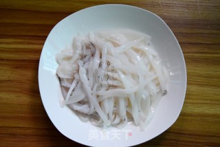 黄瓜拌鱿鱼的做法步骤：4