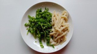青椒炒牛肚的做法步骤：3