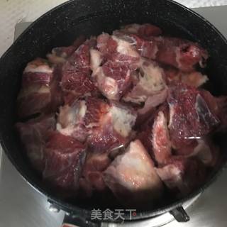 土豆牛肉汤的做法步骤：1