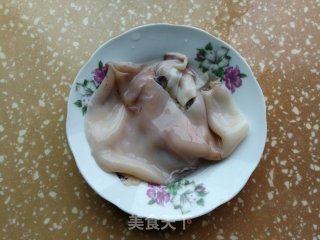 芦笋炒鱿鱼的做法步骤：3