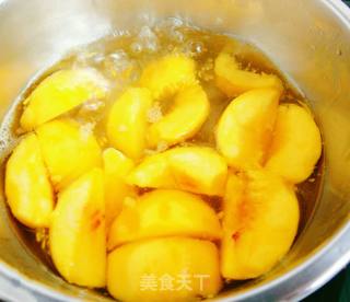 冰糖黄桃罐头的做法步骤：4