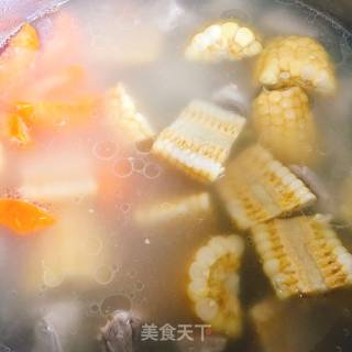 玉米排骨汤的做法步骤：4