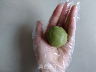 果蔬桃山月饼的做法步骤：9