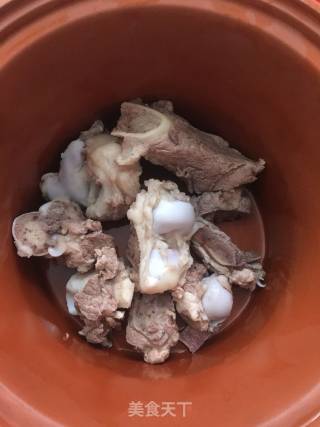 霸王花煲筒骨的做法步骤：3