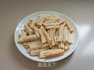 腐竹焖鲜菇的做法步骤：4