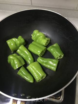 虎皮尖椒的做法步骤：2