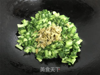 扁尖笋炒手捏菜的做法步骤：6