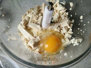 清炒鸡肉豆腐丸子的做法步骤：2