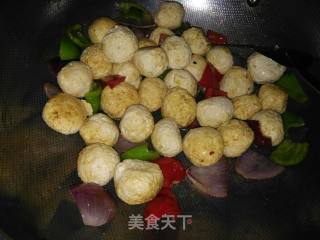 清炒鸡肉豆腐丸子的做法步骤：6