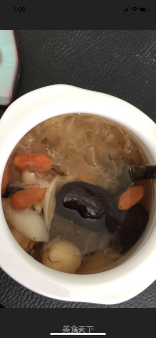 银耳莲子红枣百合粥的做法步骤：1