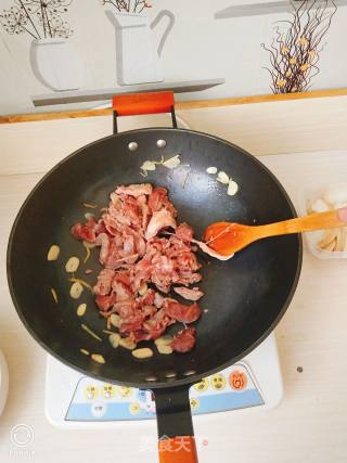 羊肉小炒杏鲍菇的做法步骤：4