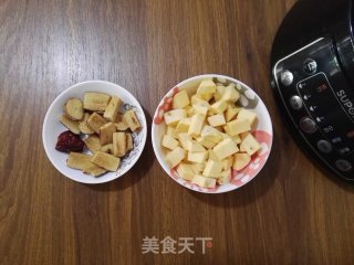 桃胶番薯红枣羹的做法步骤：2