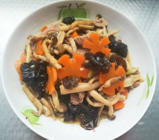 蟹味菇炒肉的做法步骤：7