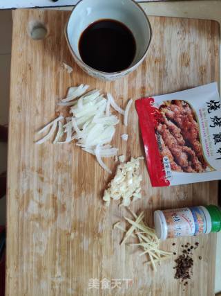 海鲜  孜然鱿鱼的做法步骤：4