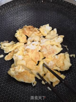 韭菜香菇炒鸡蛋的做法步骤：4