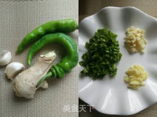 辣椒炒干河虾的做法步骤：2