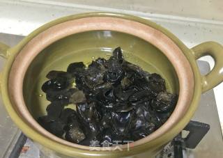 黄瓜木耳炒肉卷的做法步骤：3