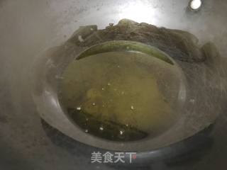 黄瓜木耳炒肉卷的做法步骤：4