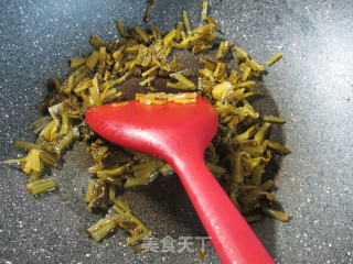 雪菜炒香芋的做法步骤：7