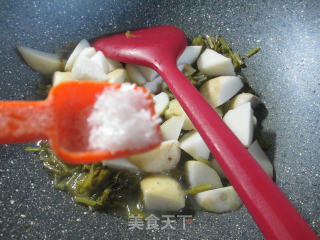 雪菜炒香芋的做法步骤：10
